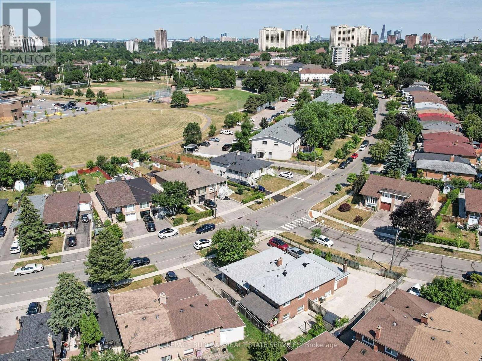 37 Hucknall Road, Toronto, Ontario  M3J 1V7 - Photo 42 - W12298500