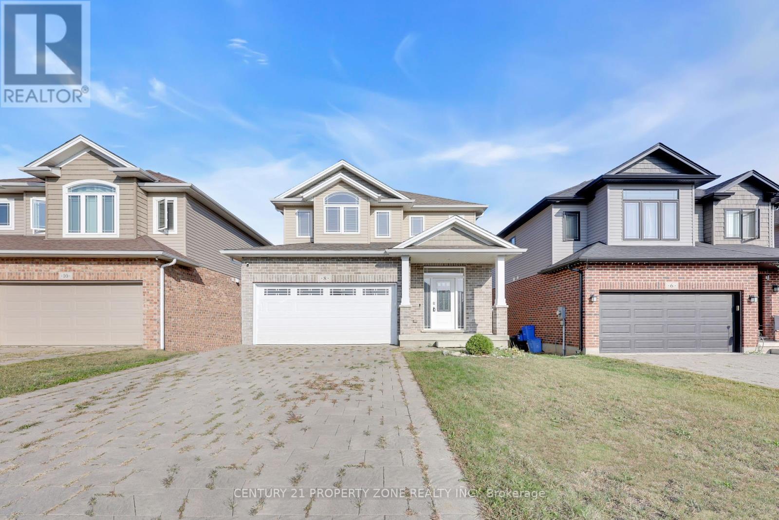 8 Chamberlain Avenue, Ingersoll, Ontario  N5C 3B3 - Photo 2 - X12363168