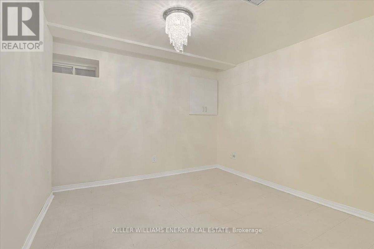 990 Glenbourne Drive, Oshawa, Ontario  L1K 2P9 - Photo 14 - E12363069