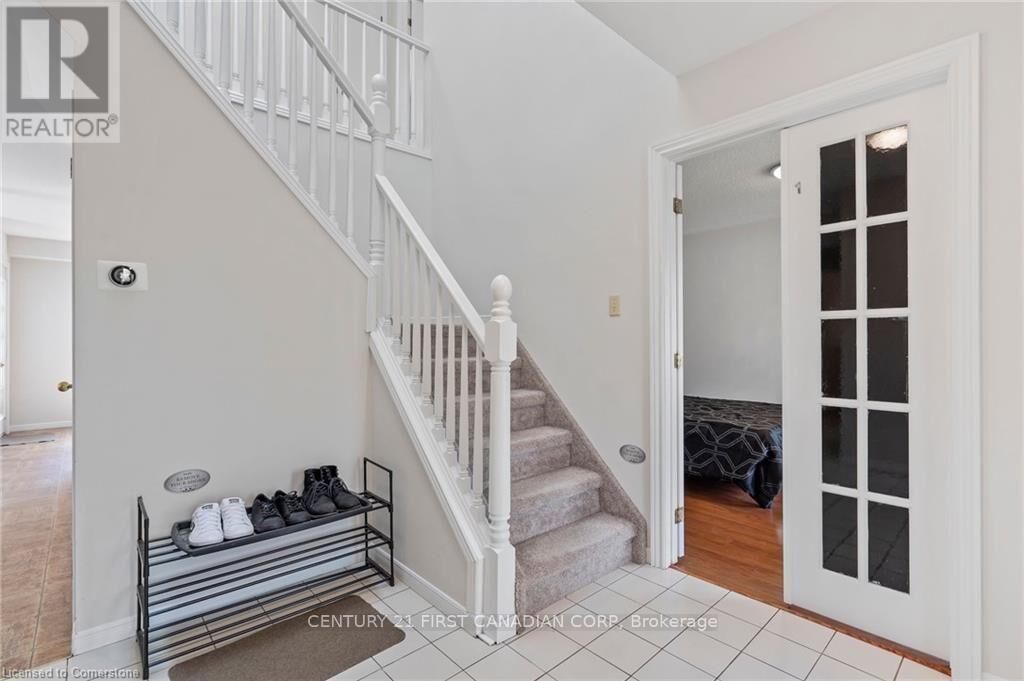 276 Blue Forest Place, London North, Ontario  N6G 4H7 - Photo 13 - X12403274
