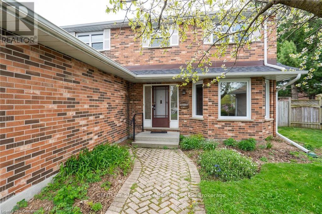 276 Blue Forest Place, London North, Ontario  N6G 4H7 - Photo 6 - X12403274
