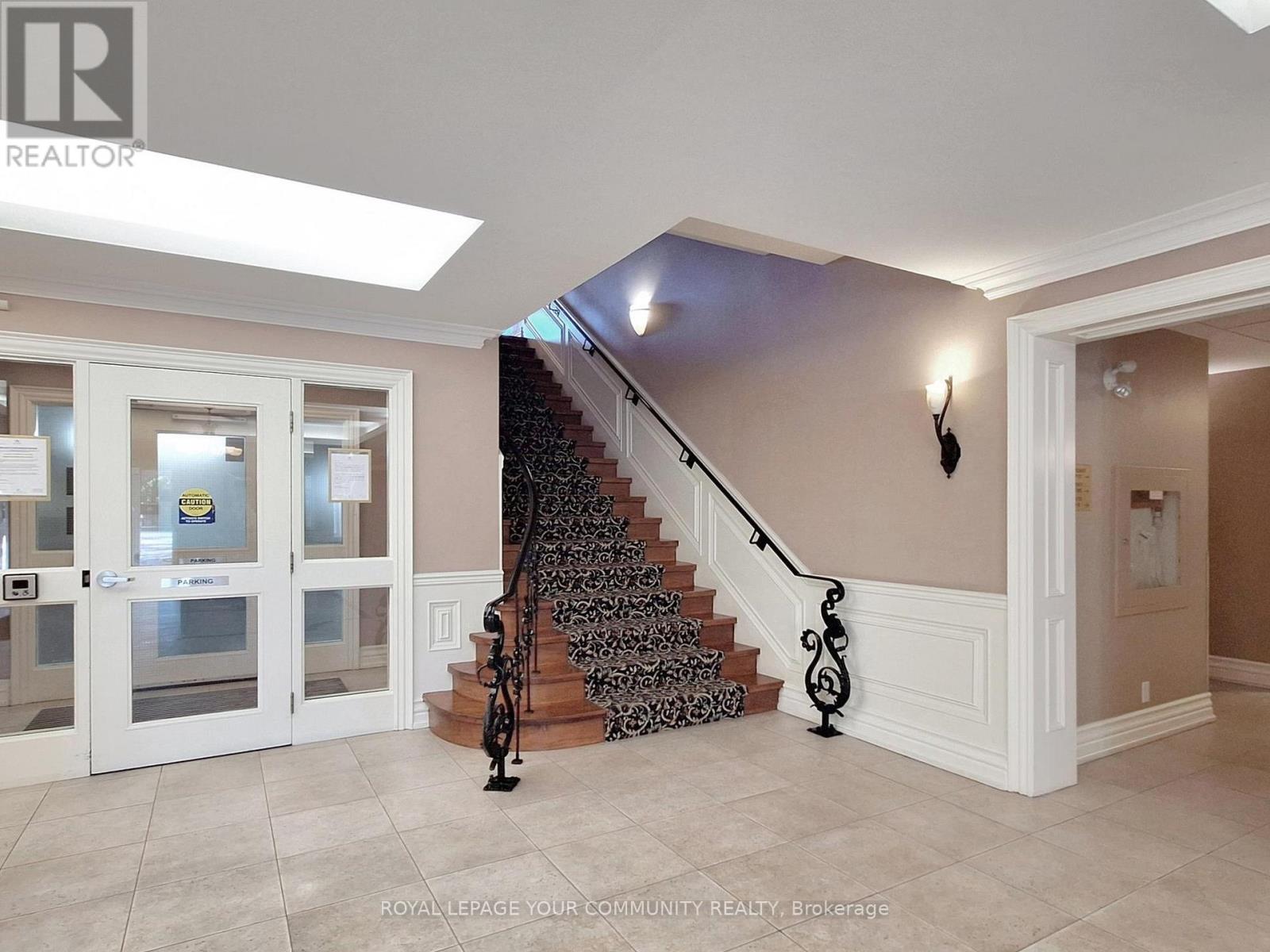 220 - 9519 Keele Street, Vaughan, Ontario  L6A 4A2 - Photo 6 - N12404993