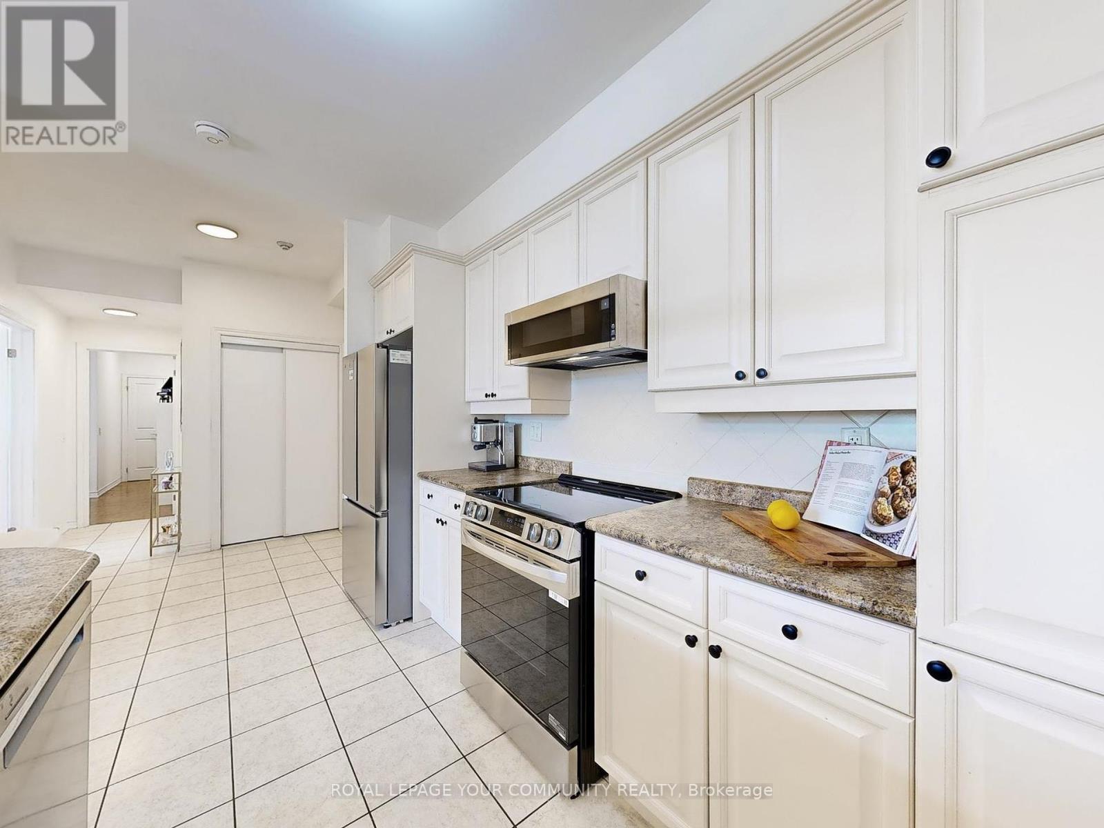 220 - 9519 Keele Street, Vaughan, Ontario  L6A 4A2 - Photo 12 - N12404993
