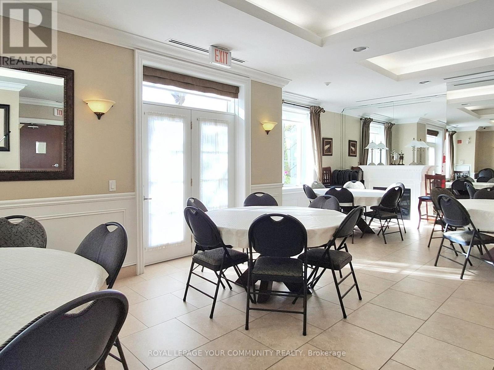 220 - 9519 Keele Street, Vaughan, Ontario  L6A 4A2 - Photo 25 - N12404993