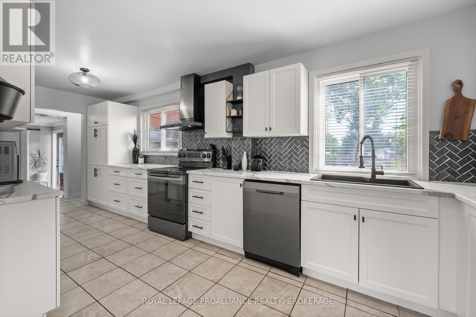 Lorem Ipsum Dolor S, Kingston, Ontario  K7L  - Photo 21 - DEMO28867860