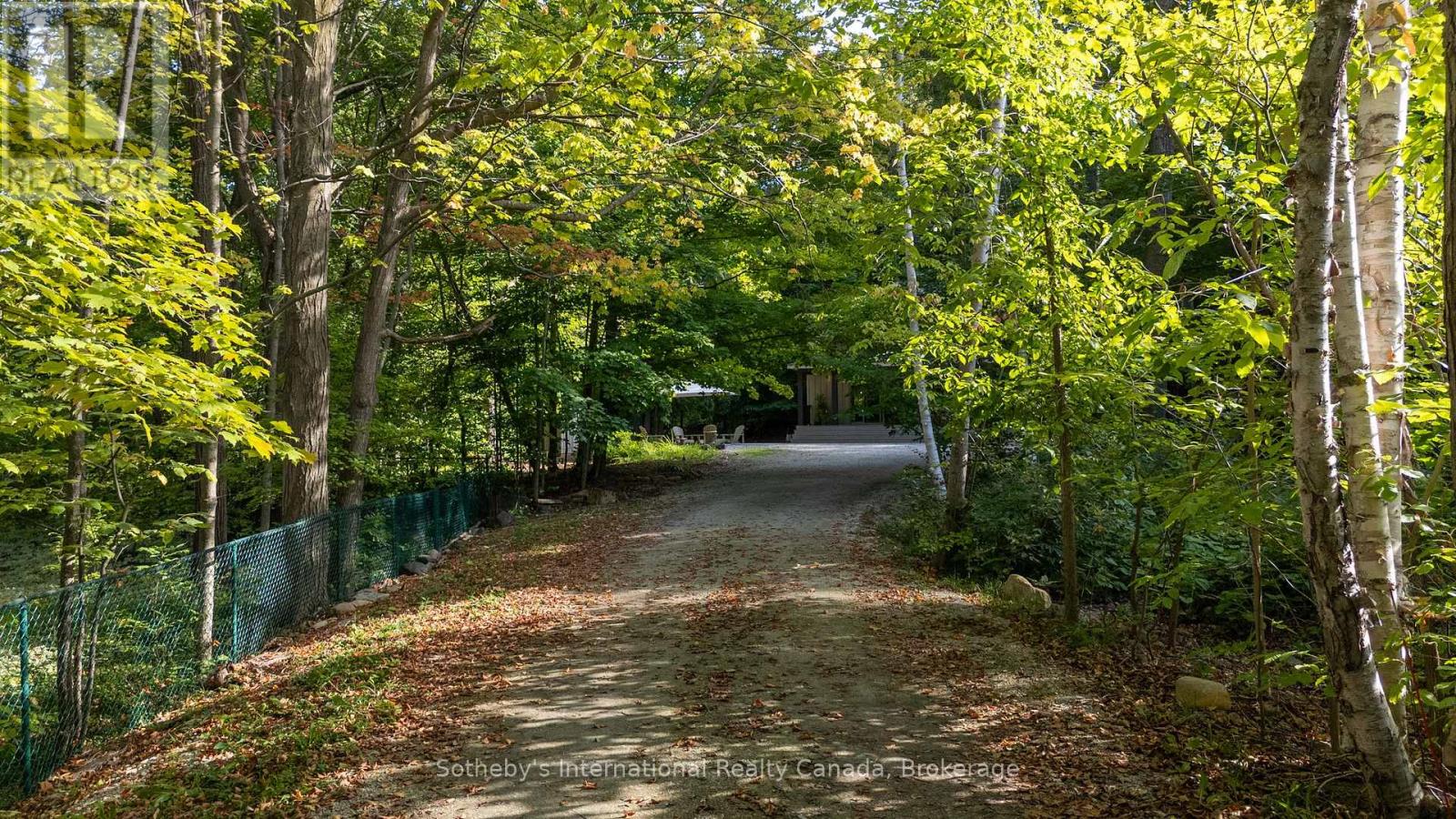 131 Kitzbuhl Crescent, Blue Mountains, Ontario  L9Y 0S5 - Photo 47 - X12405955
