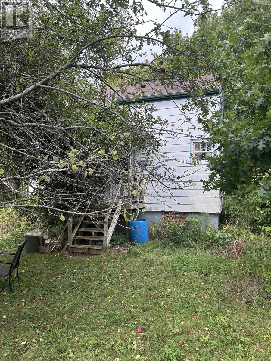 Property at 18 Mcintosh Street image 1