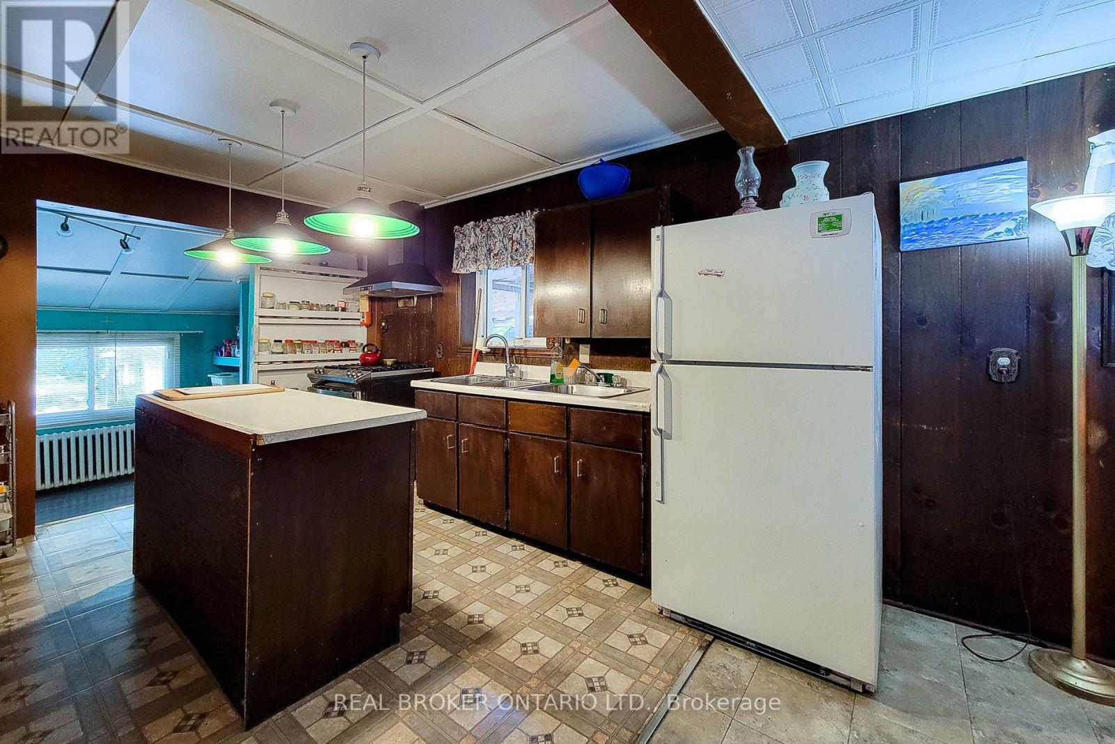 5685 Robinson Street, Niagara Falls, Ontario  L2G 2B1 - Photo 17 - X12397289