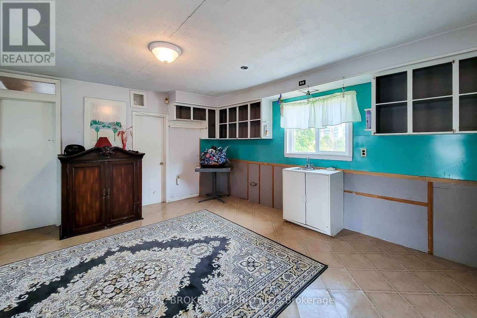 5685 Robinson Street, Niagara Falls, Ontario  L2G 2B1 - Photo 25 - X12397289
