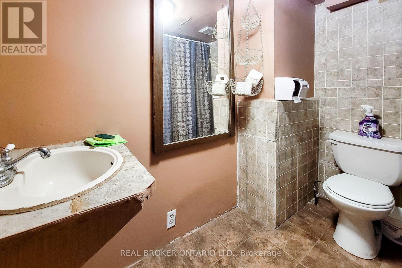 5685 Robinson Street, Niagara Falls, Ontario  L2G 2B1 - Photo 32 - X12397289