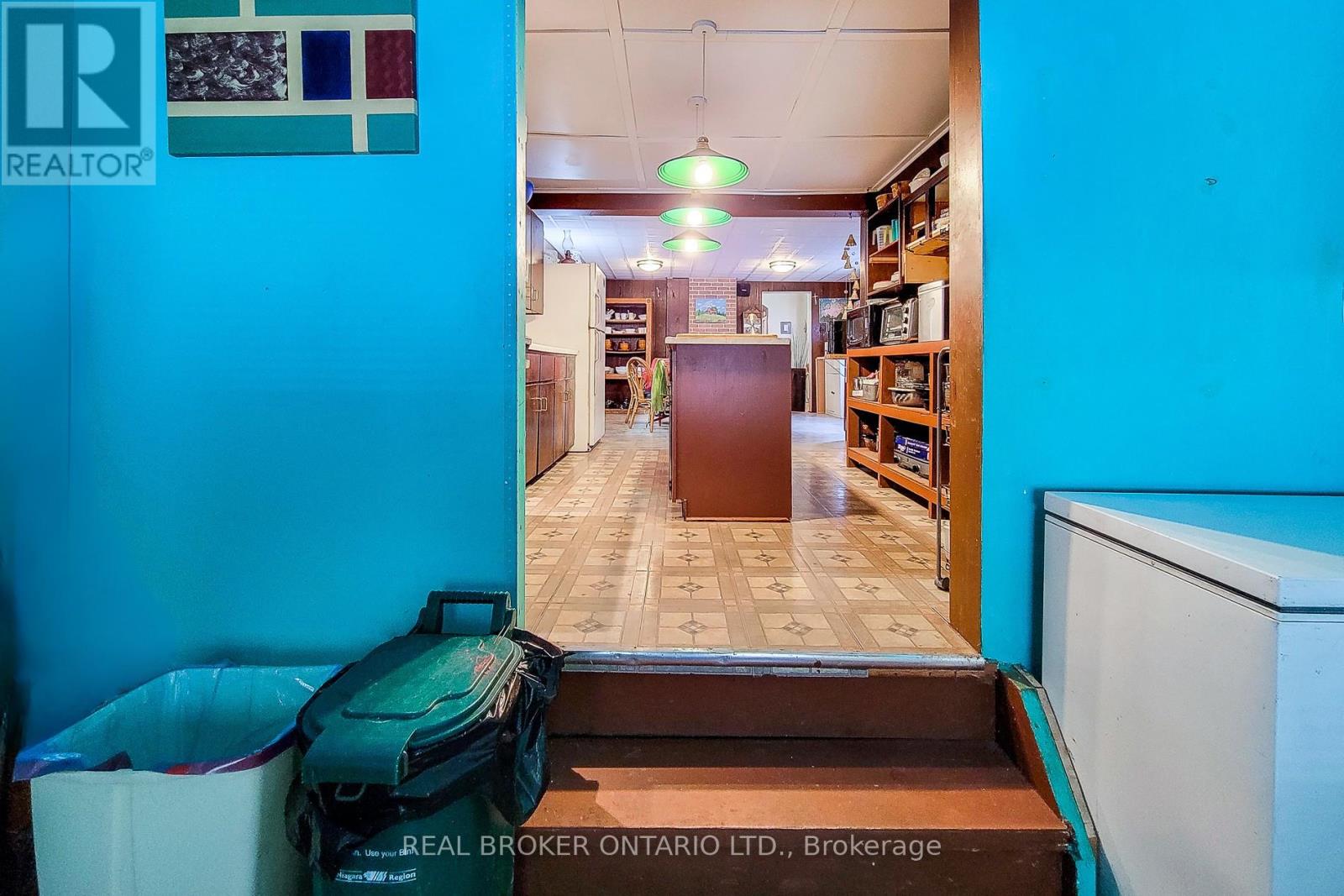 5685 Robinson Street, Niagara Falls, Ontario  L2G 2B1 - Photo 18 - X12397289