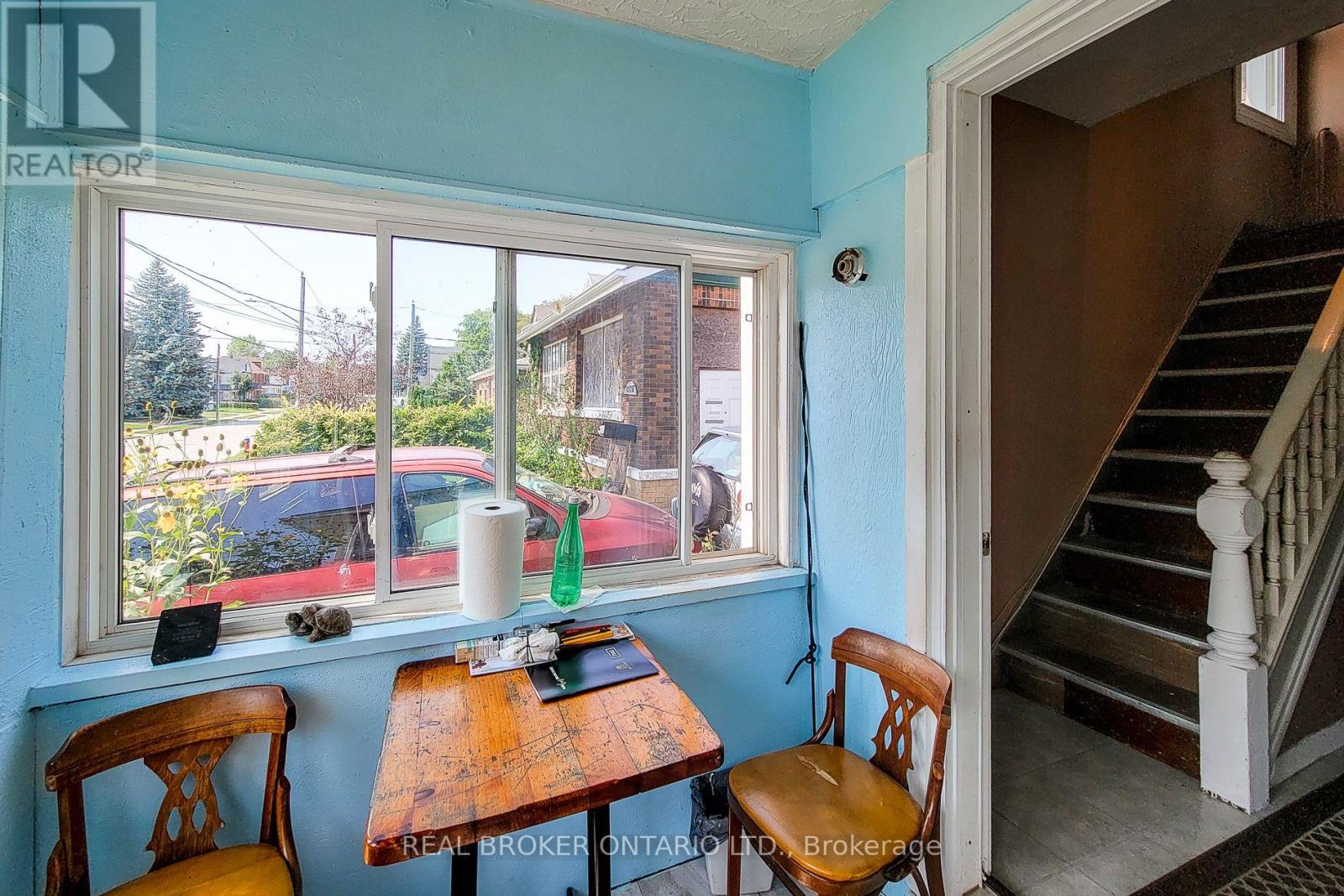5685 Robinson Street, Niagara Falls, Ontario  L2G 2B1 - Photo 5 - X12397289