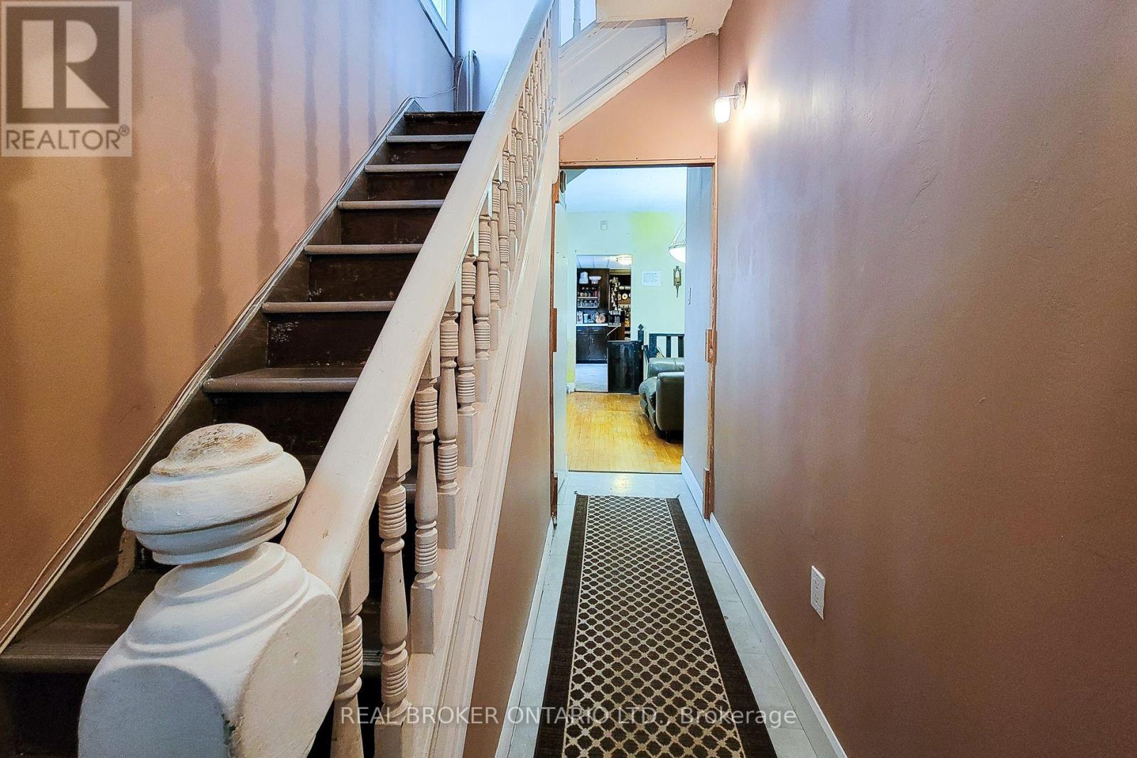 5685 Robinson Street, Niagara Falls, Ontario  L2G 2B1 - Photo 6 - X12397289