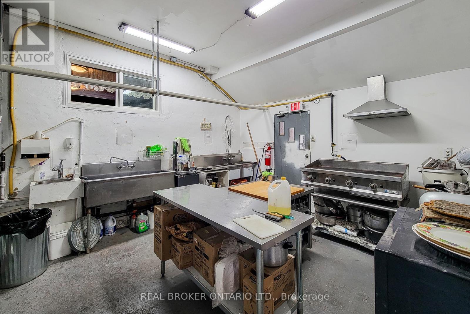 5685 Robinson Street, Niagara Falls, Ontario  L2G 2B1 - Photo 40 - X12397289