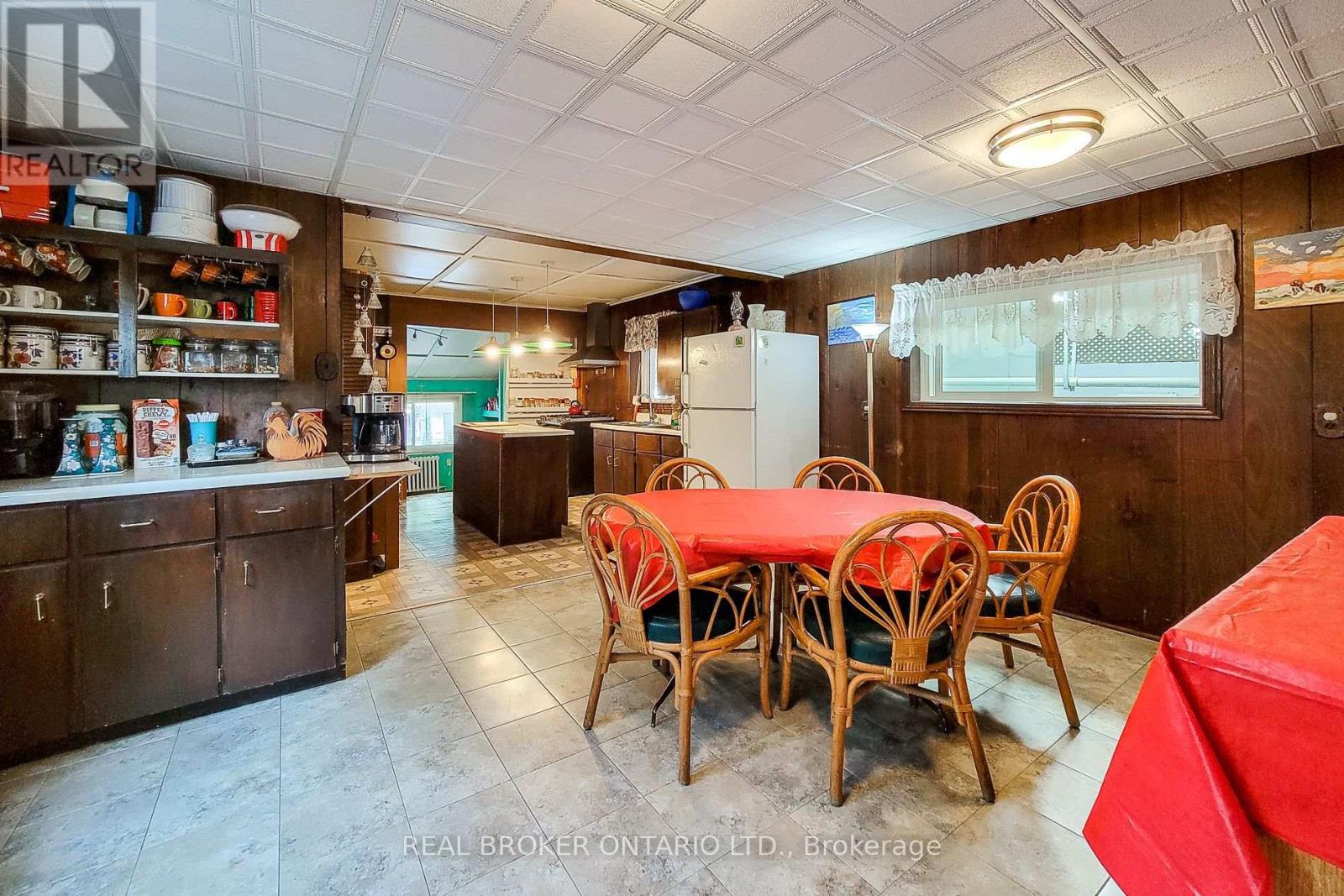 5685 Robinson Street, Niagara Falls, Ontario  L2G 2B1 - Photo 12 - X12397289