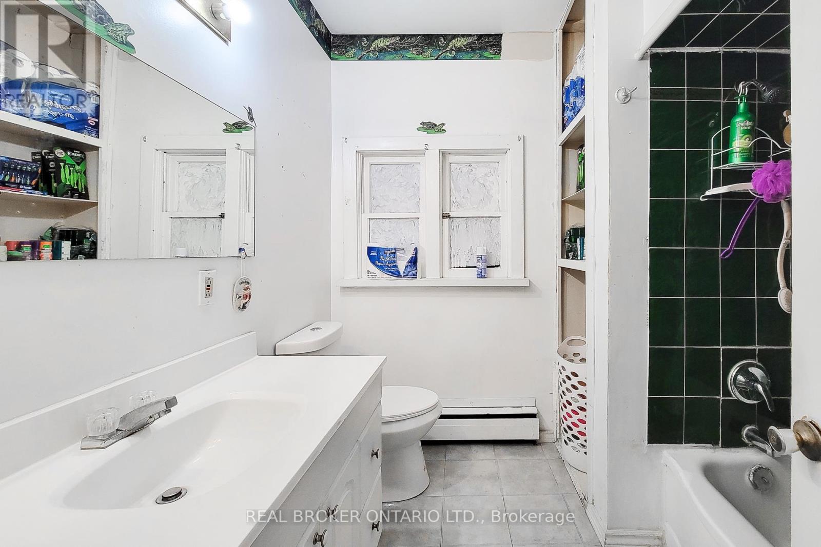 5685 Robinson Street, Niagara Falls, Ontario  L2G 2B1 - Photo 22 - X12397289