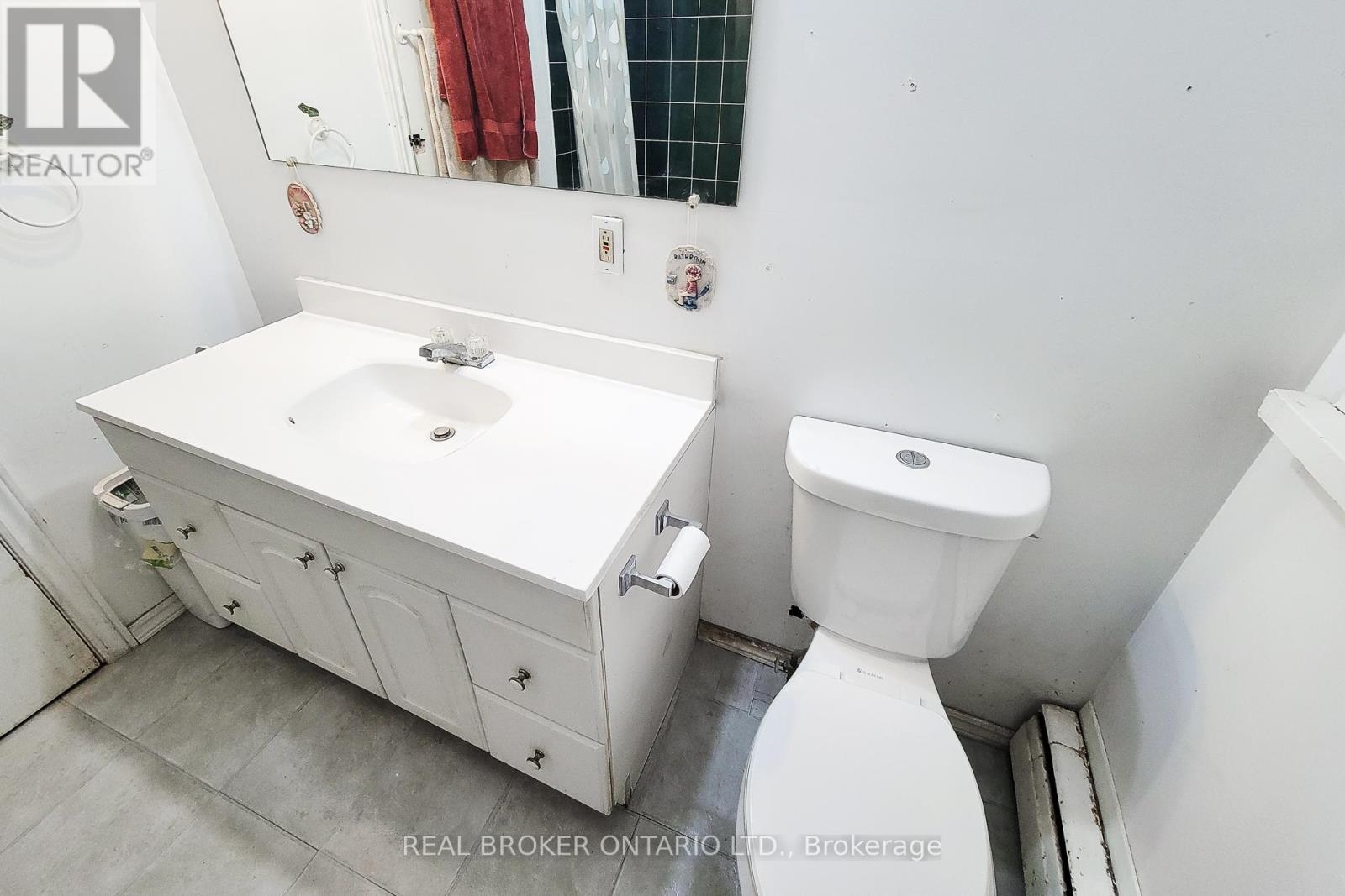 5685 Robinson Street, Niagara Falls, Ontario  L2G 2B1 - Photo 23 - X12397289