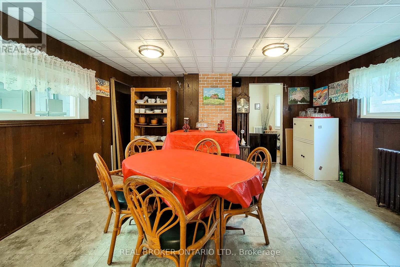 5685 Robinson Street, Niagara Falls, Ontario  L2G 2B1 - Photo 13 - X12397289