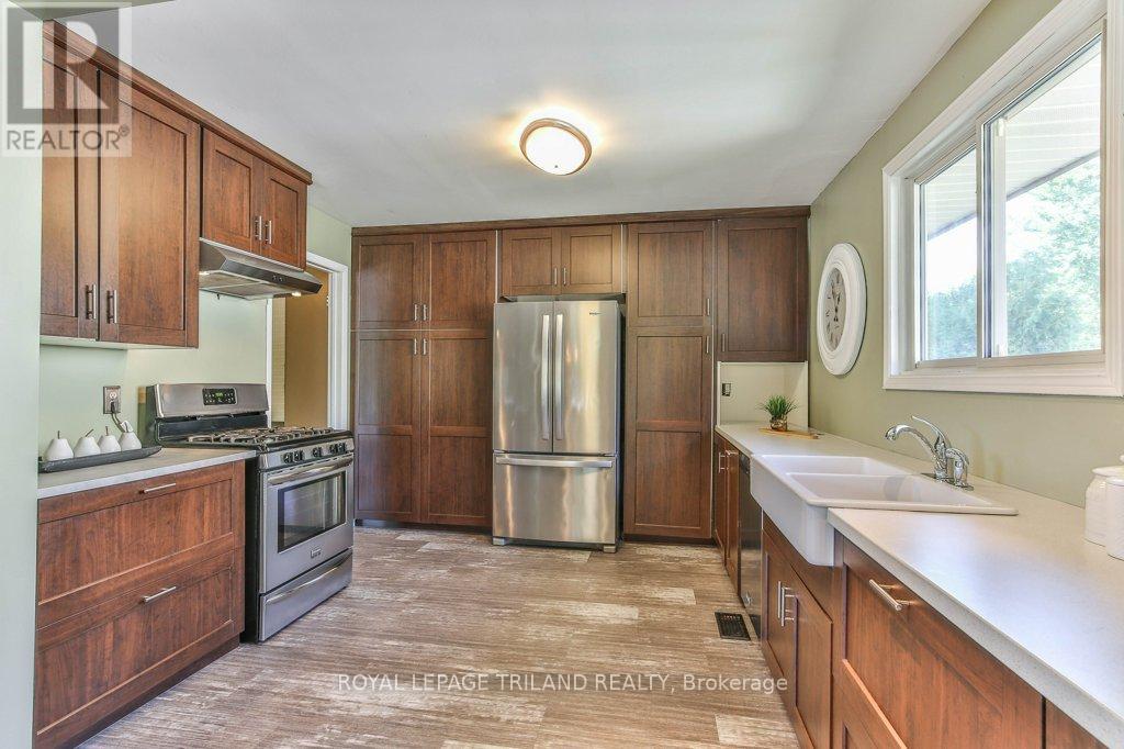 41 Fox Mill Court, London South, Ontario  N6J 2B7 - Photo 12 - X12405931