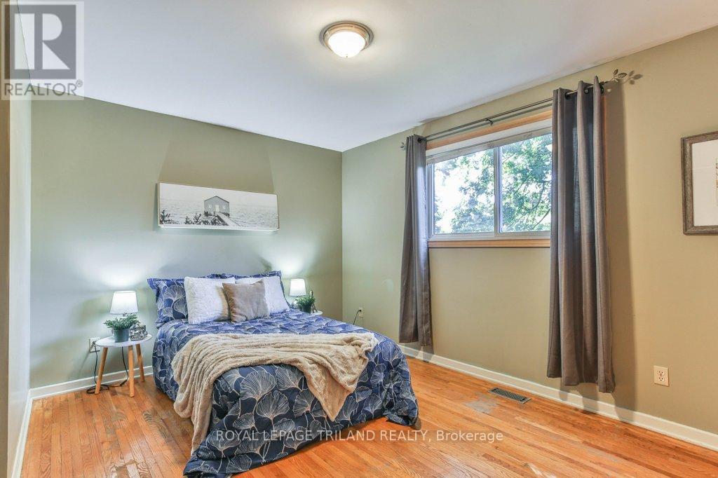 41 Fox Mill Court, London South, Ontario  N6J 2B7 - Photo 23 - X12405931