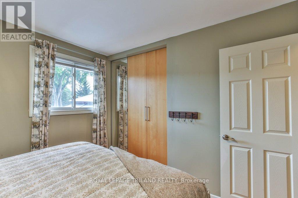 41 Fox Mill Court, London South, Ontario  N6J 2B7 - Photo 26 - X12405931