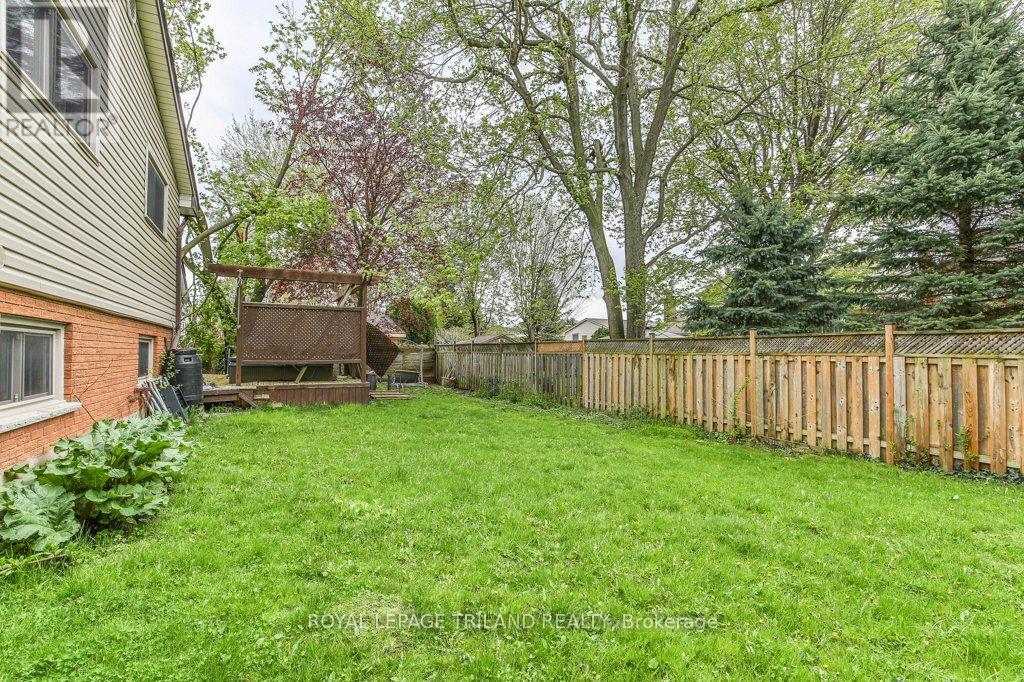 41 Fox Mill Court, London South, Ontario  N6J 2B7 - Photo 40 - X12405931