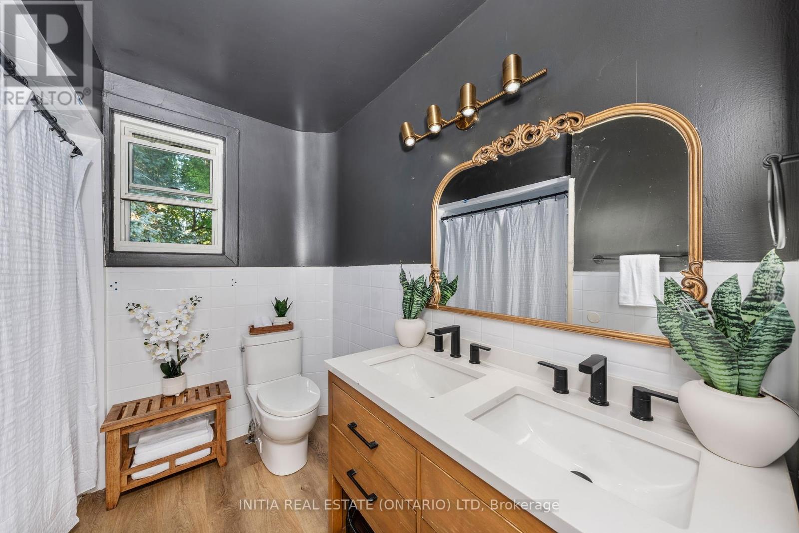 730 Talfourd Street, Sarnia, Ontario  N7T 1R9 - Photo 14 - X12405983