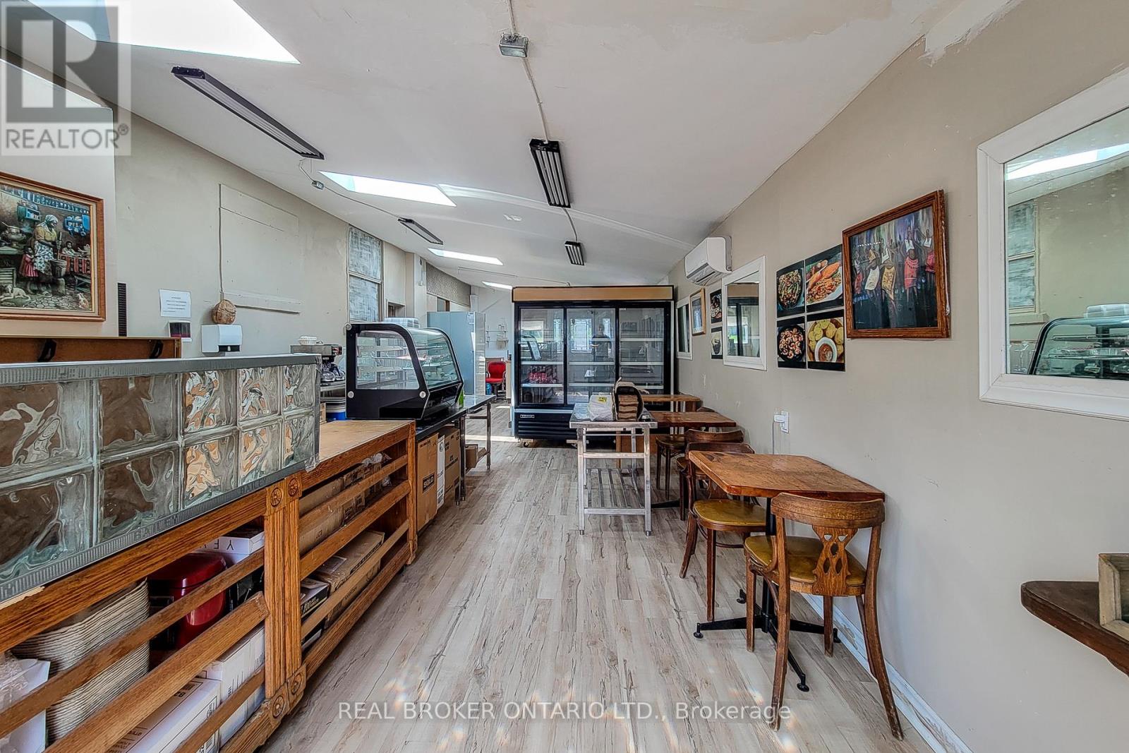 5685 Robinson Street, Niagara Falls, Ontario  L2G 2B1 - Photo 37 - X12397289