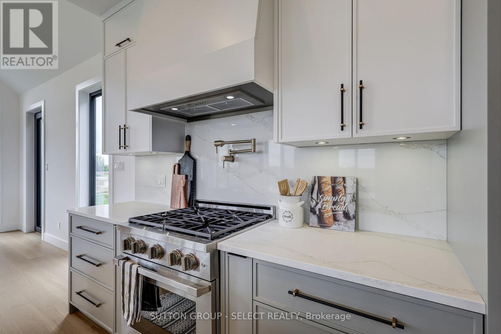 2 Five Stakes Street, Southwold, Ontario  N5P 3T2 - Photo 19 - X12406101