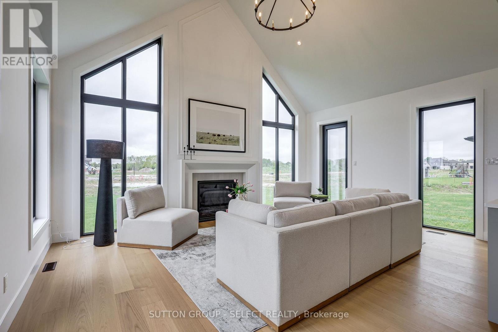 2 Five Stakes Street, Southwold, Ontario  N5P 3T2 - Photo 21 - X12406101
