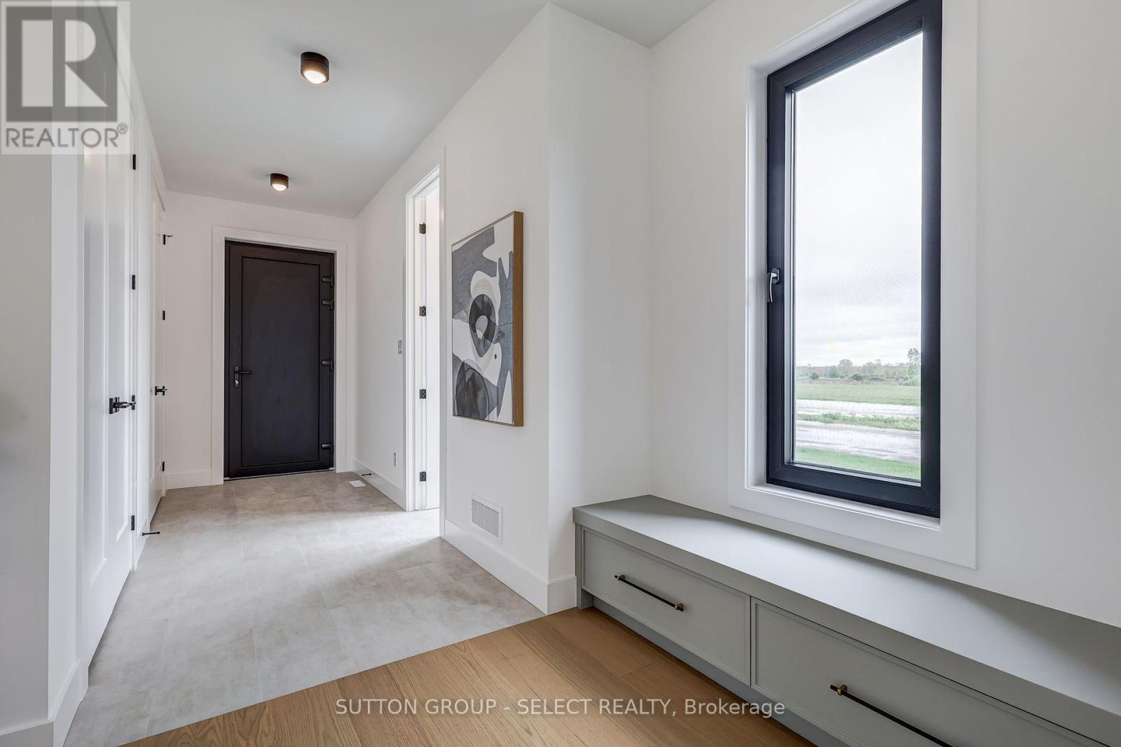 2 Five Stakes Street, Southwold, Ontario  N5P 3T2 - Photo 8 - X12406101