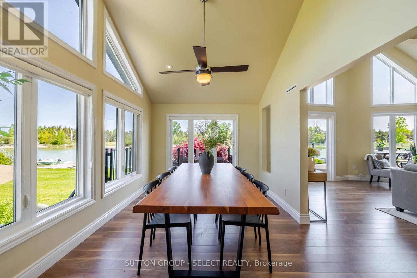 7474 Riverside Drive, Lambton Shores, Ontario  N0M 2L0 - Photo 13 - X12406112