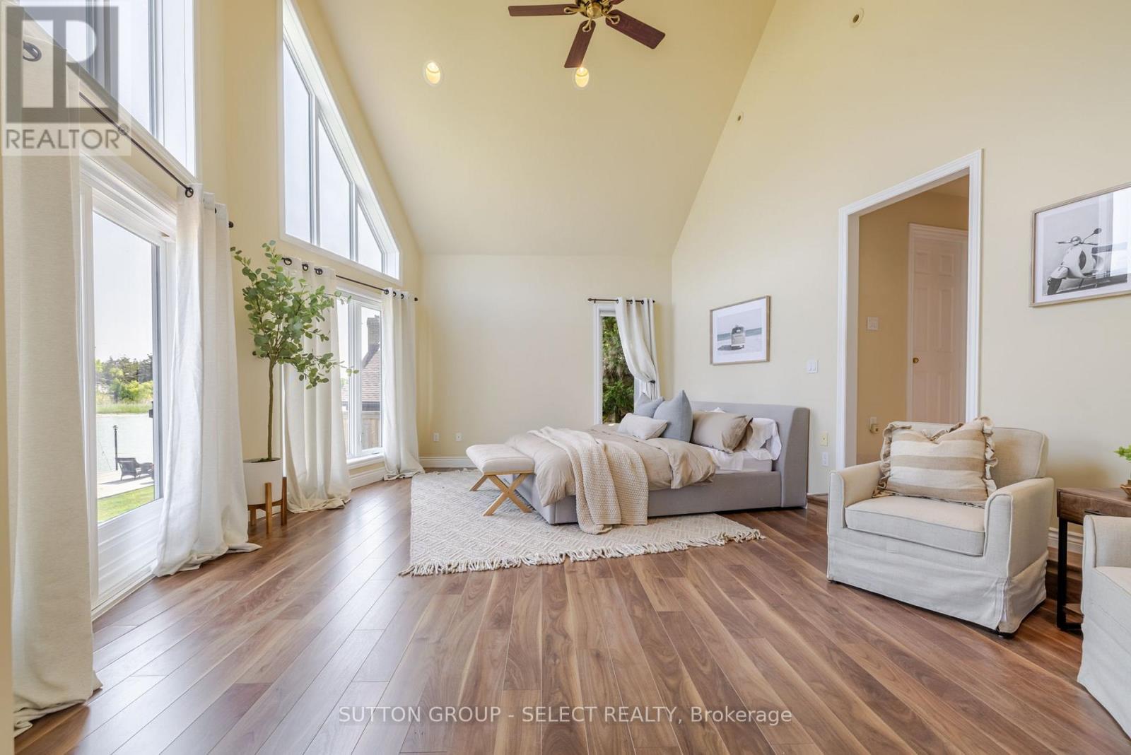 7474 Riverside Drive, Lambton Shores, Ontario  N0M 2L0 - Photo 19 - X12406112