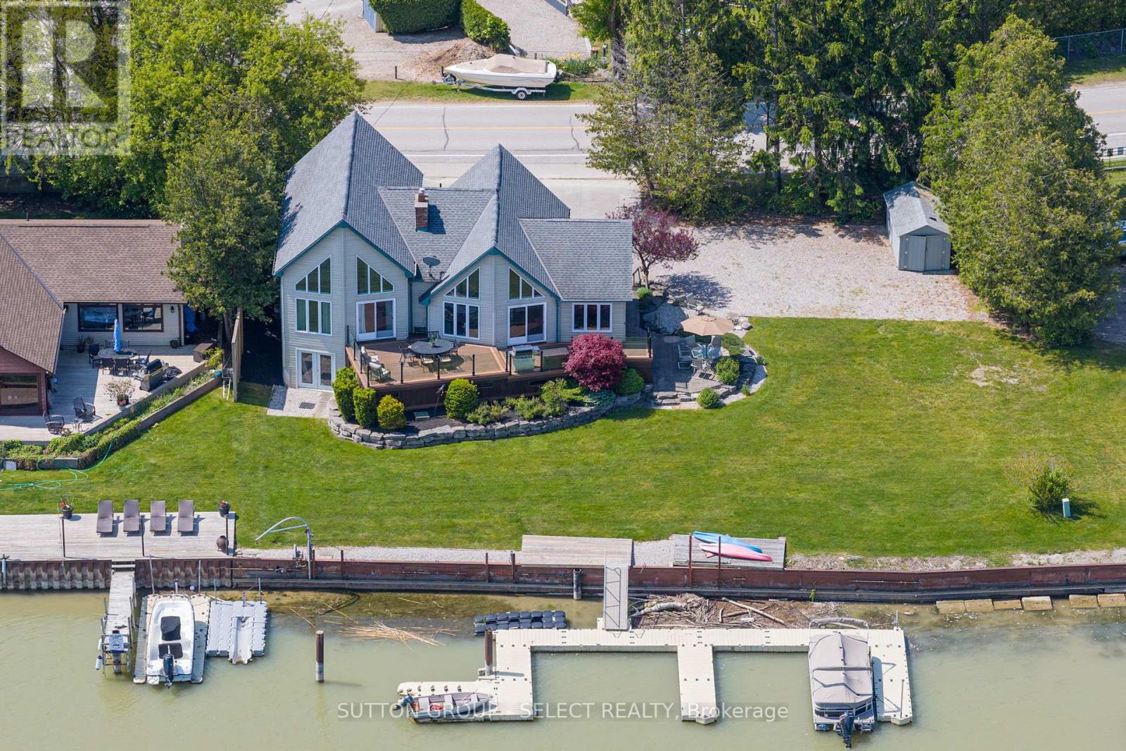 7474 Riverside Drive, Lambton Shores, Ontario  N0M 2L0 - Photo 2 - X12406112