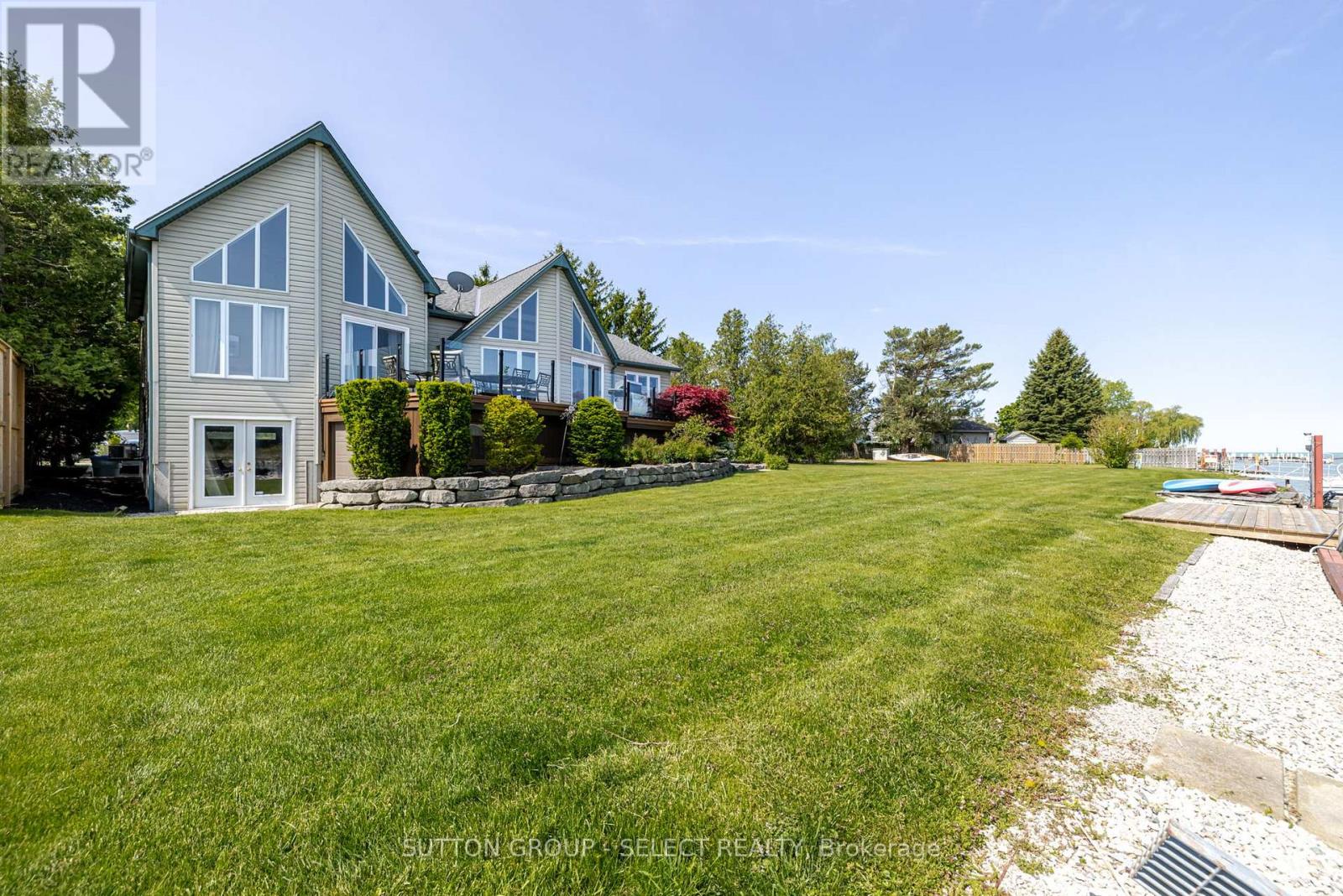 7474 Riverside Drive, Lambton Shores, Ontario  N0M 2L0 - Photo 3 - X12406112