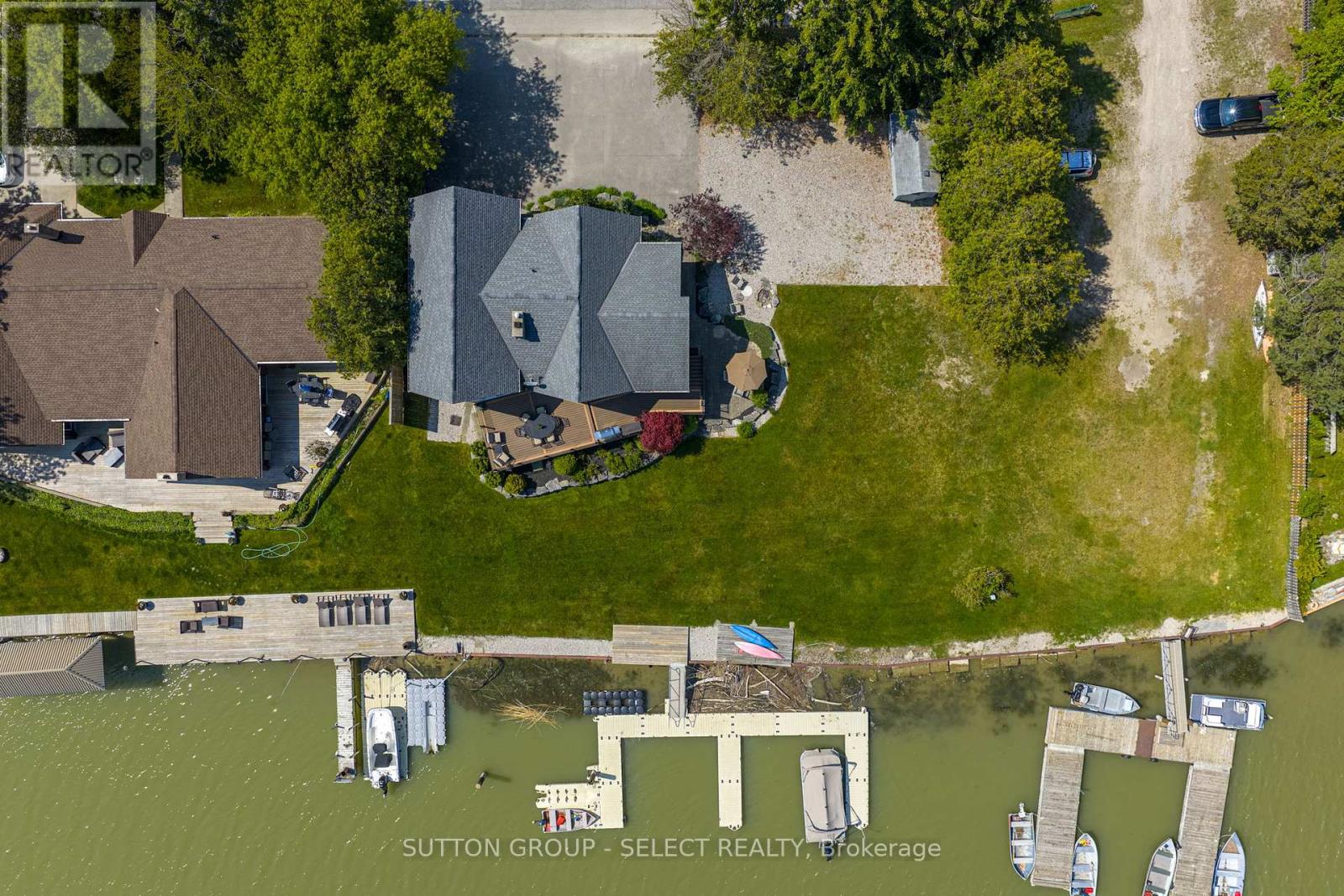 7474 Riverside Drive, Lambton Shores, Ontario  N0M 2L0 - Photo 32 - X12406112