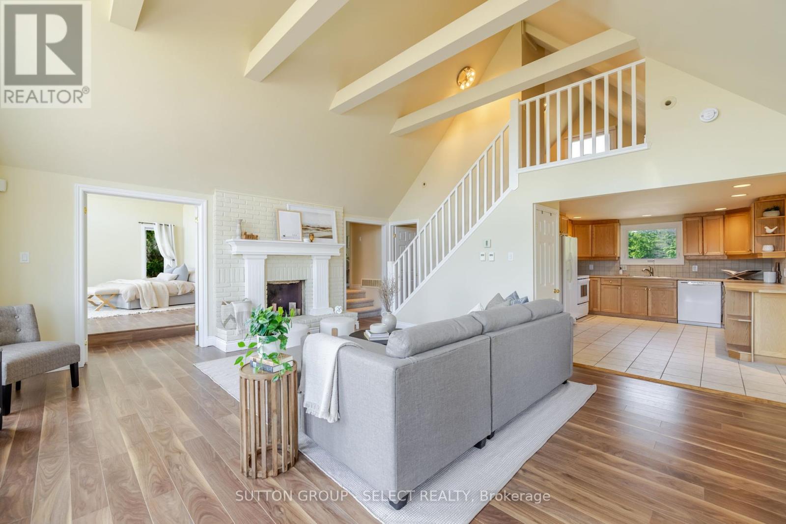 7474 Riverside Drive, Lambton Shores, Ontario  N0M 2L0 - Photo 8 - X12406112