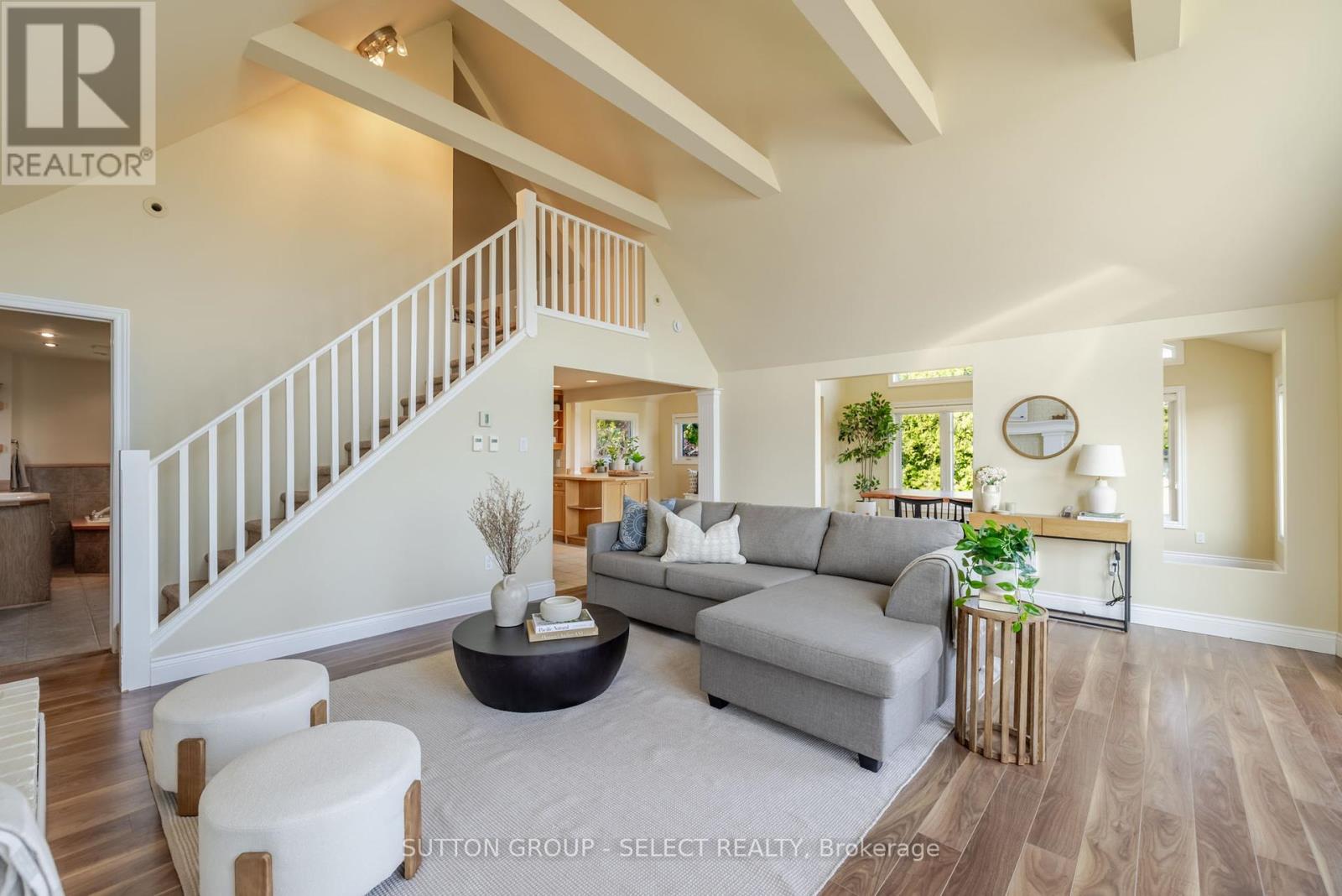 7474 Riverside Drive, Lambton Shores, Ontario  N0M 2L0 - Photo 9 - X12406112