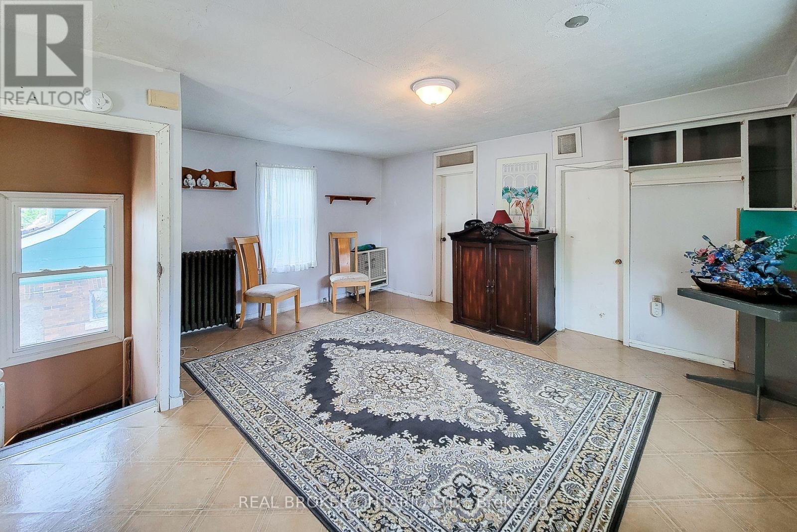 5685 Robinson Street, Niagara Falls, Ontario  L2G 2B1 - Photo 24 - X12397289