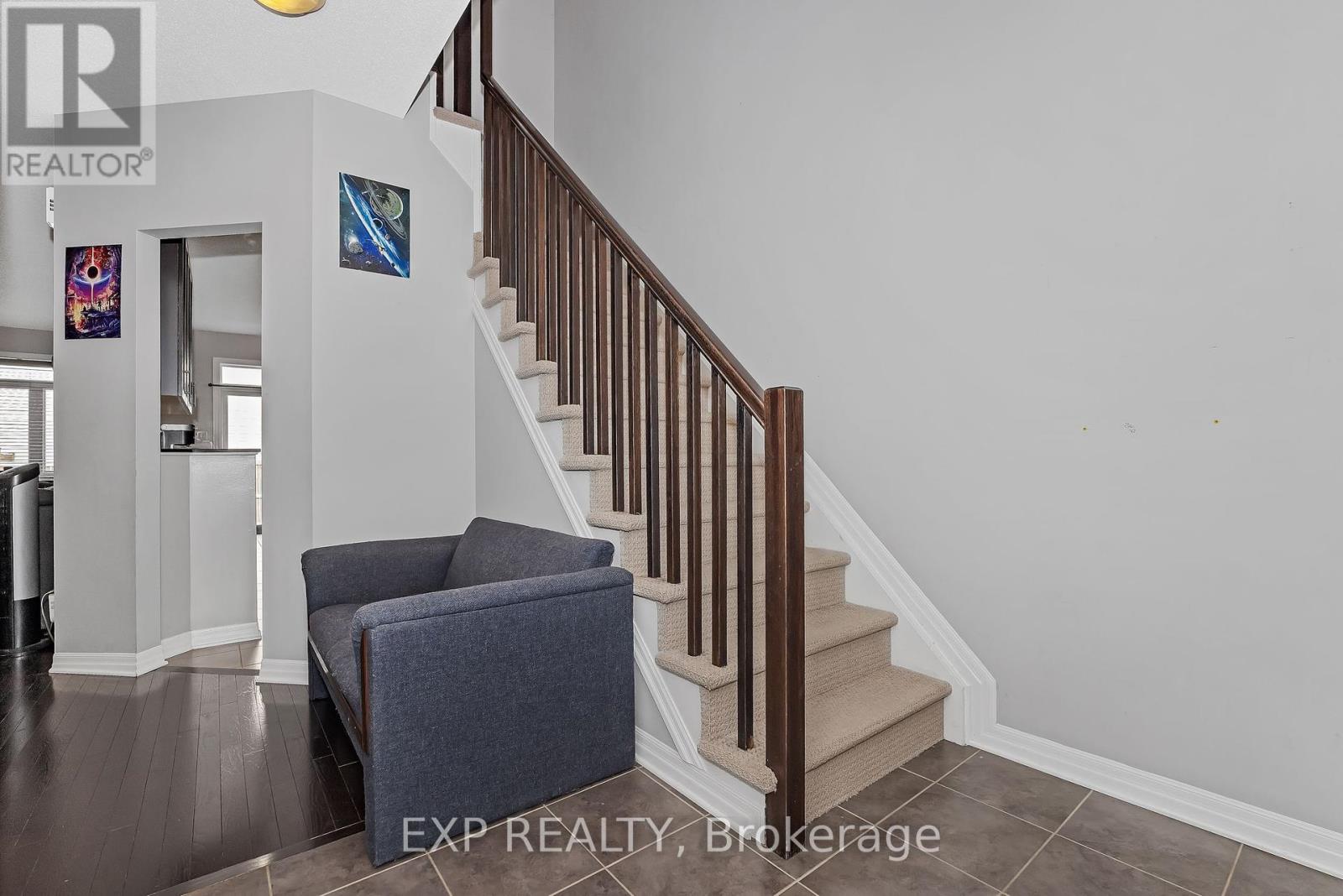 503 Knotridge Street N, Ottawa, Ontario  K1W 0A8 - Photo 5 - X12406102