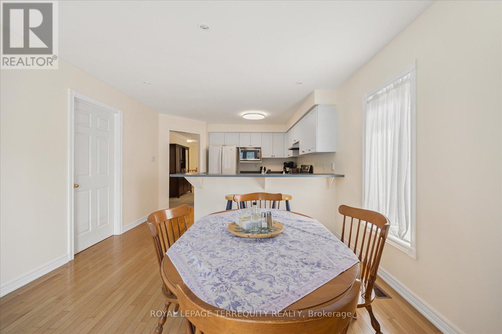 15 Waring Avenue, Whitby, Ontario  L1M 1G4 - Photo 15 - E12405894