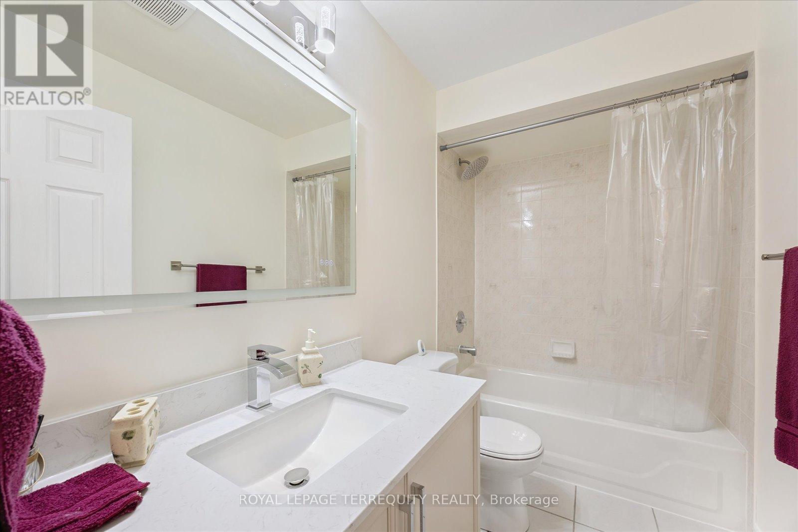 15 Waring Avenue, Whitby, Ontario  L1M 1G4 - Photo 22 - E12405894