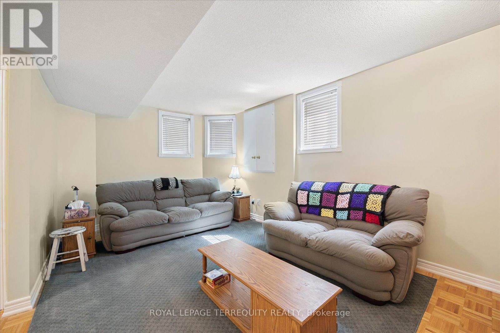 15 Waring Avenue, Whitby, Ontario  L1M 1G4 - Photo 25 - E12405894