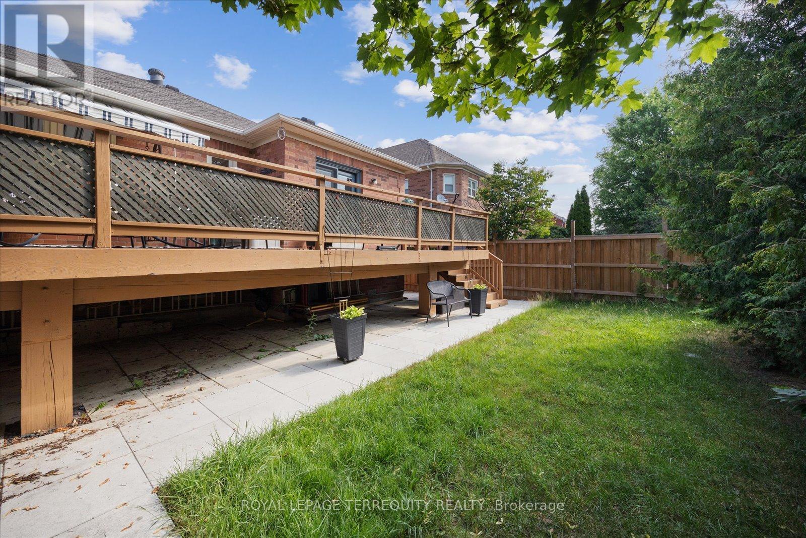 15 Waring Avenue, Whitby, Ontario  L1M 1G4 - Photo 35 - E12405894