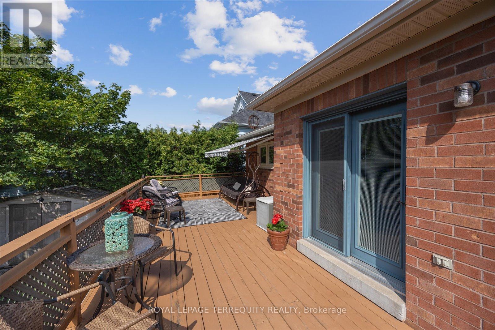 15 Waring Avenue, Whitby, Ontario  L1M 1G4 - Photo 37 - E12405894