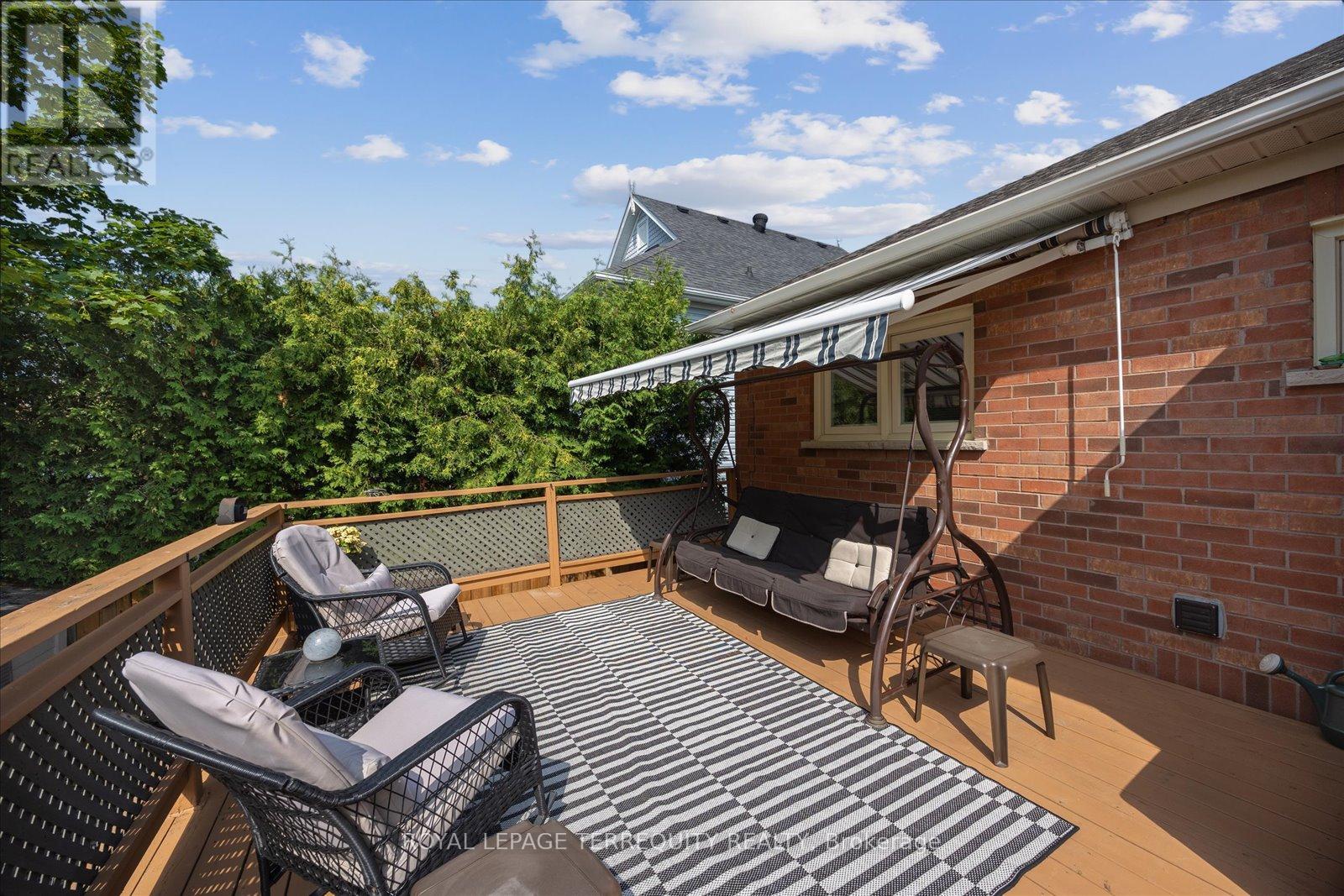 15 Waring Avenue, Whitby, Ontario  L1M 1G4 - Photo 38 - E12405894