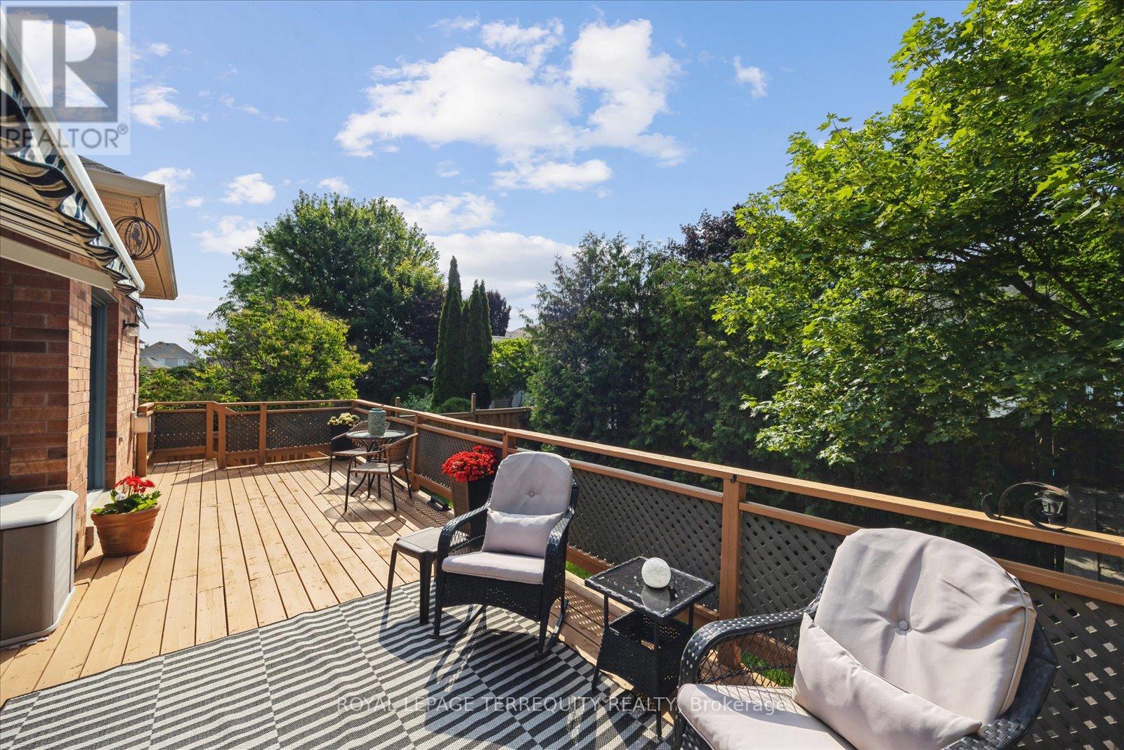 15 Waring Avenue, Whitby, Ontario  L1M 1G4 - Photo 39 - E12405894