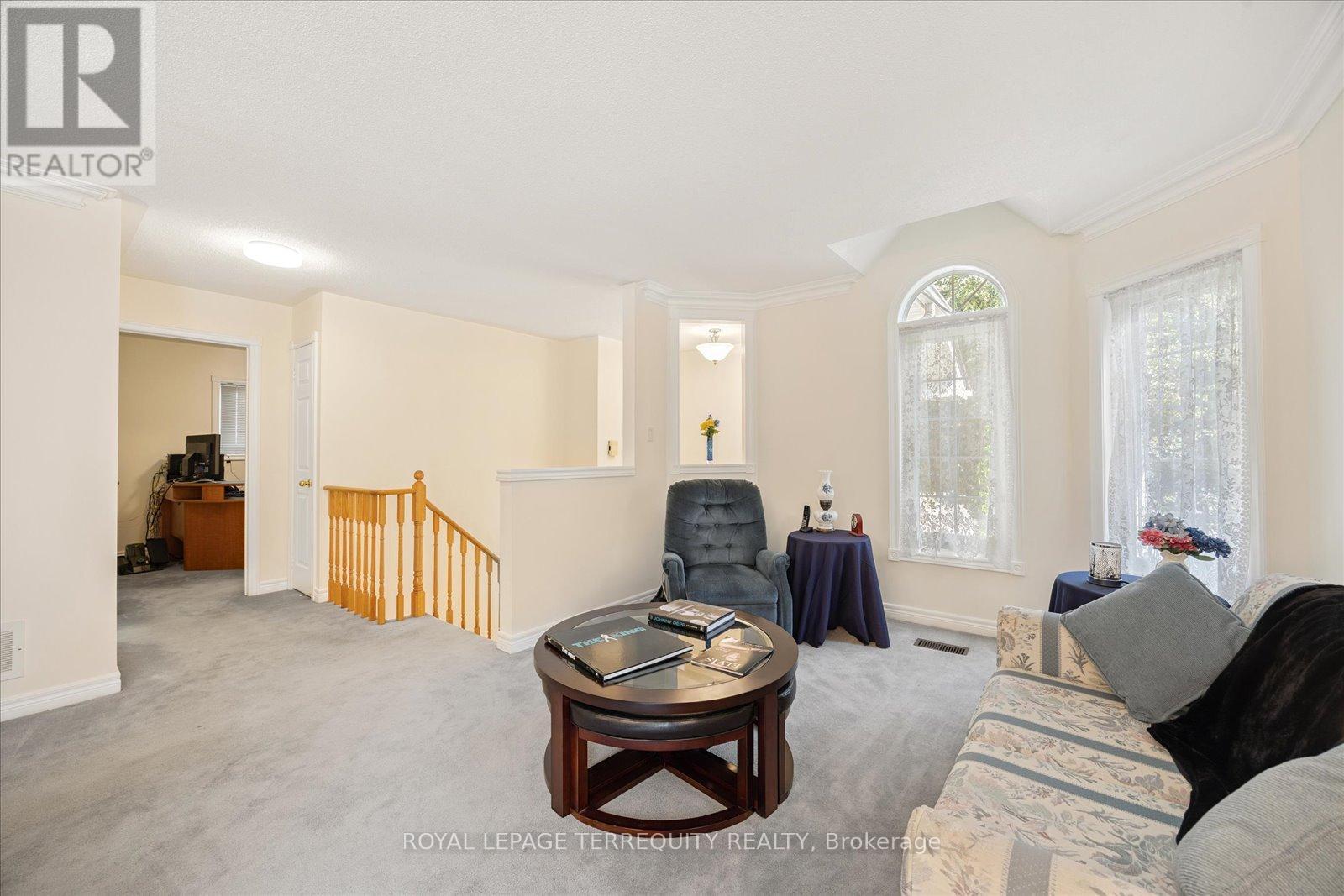 15 Waring Avenue, Whitby, Ontario  L1M 1G4 - Photo 6 - E12405894