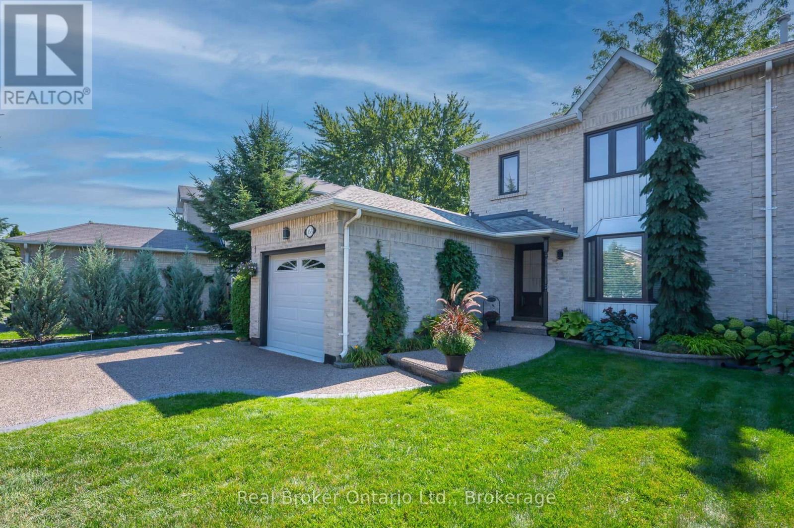 163 Ross Lane, Oakville, Ontario  L6H 5K3 - Photo 2 - W12406013