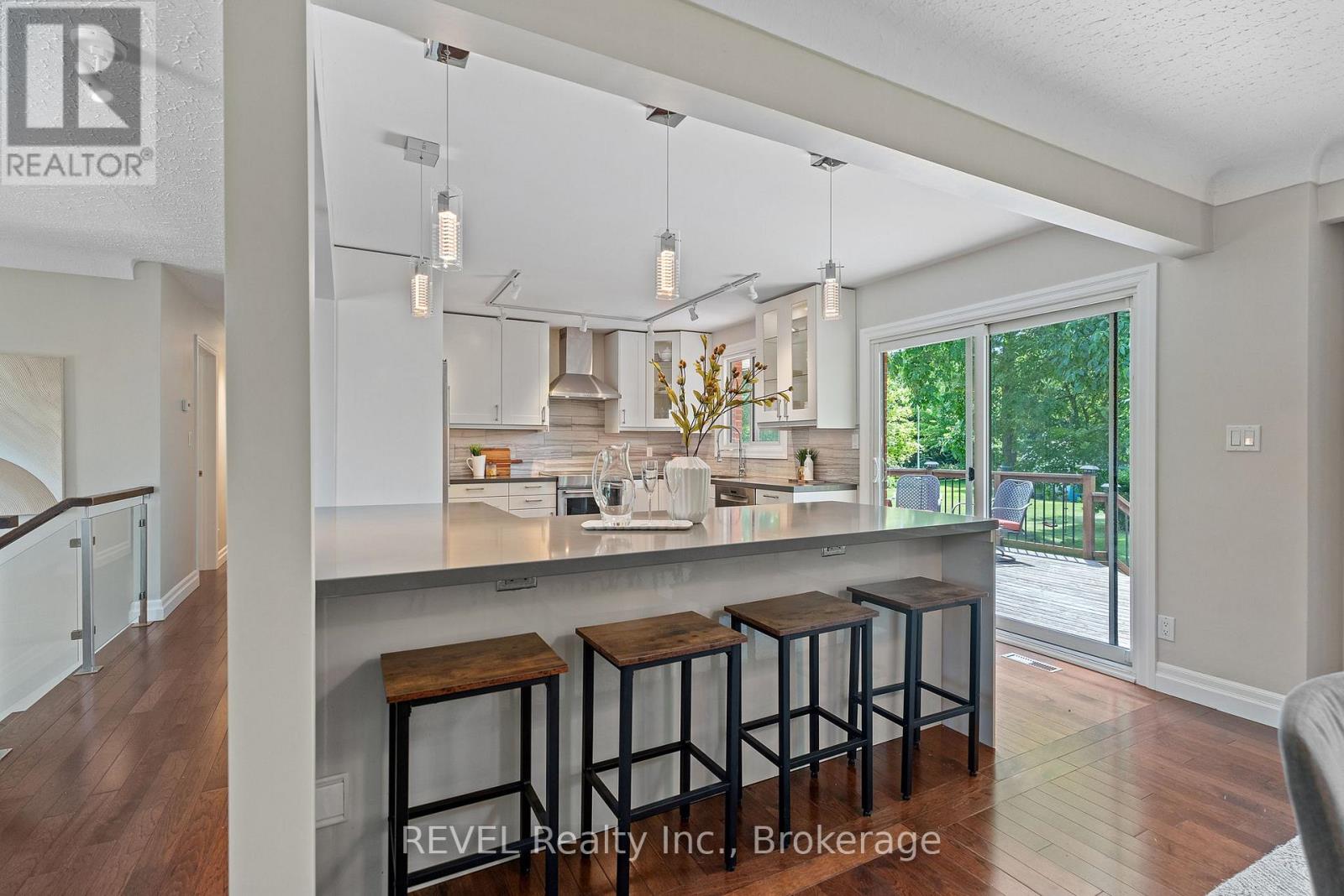 733 Line 1 Road, Niagara-On-The-Lake, Ontario  L0S 1T0 - Photo 14 - X12405968